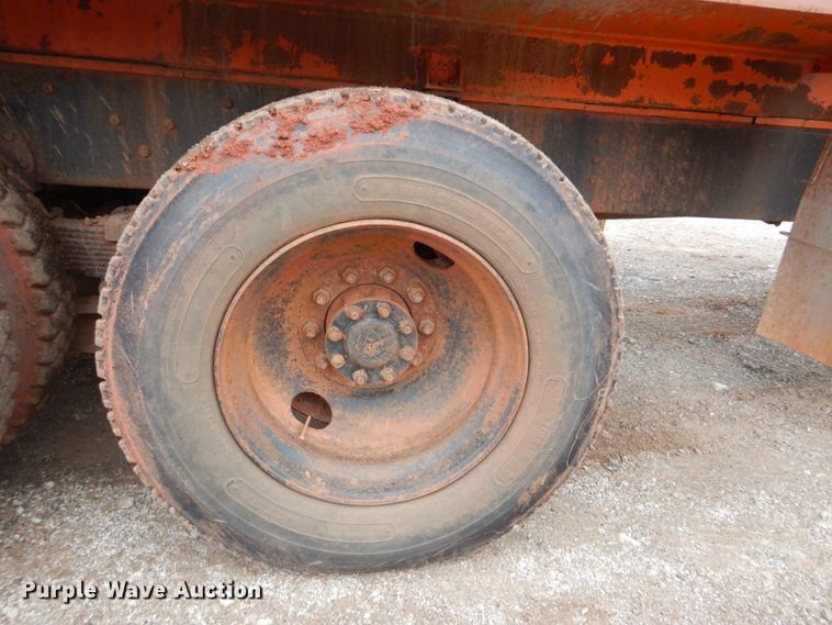 image for item DI2357 1979 International Paystar 5000 tank truck