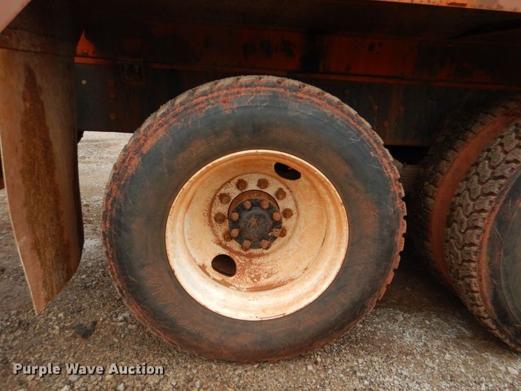 image for item DI2357 1979 International Paystar 5000 tank truck