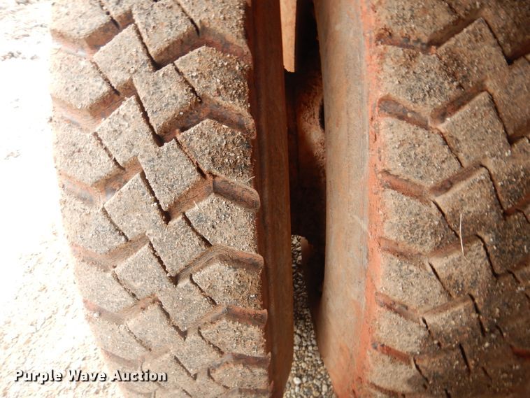 image for item DI2357 1979 International Paystar 5000 tank truck