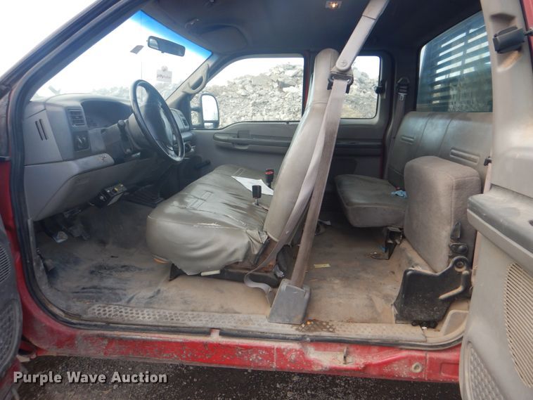 image for item DI2391 2000 Ford F350 Super Duty SuperCab flatbed pickup truck