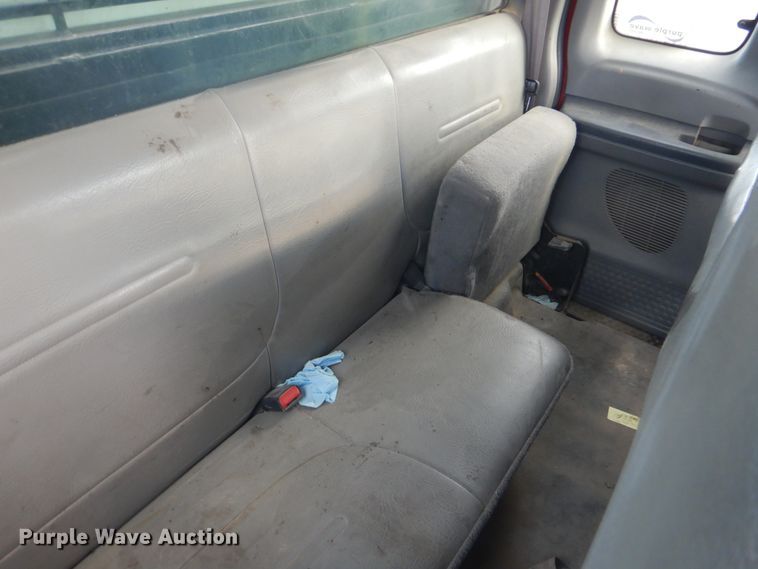 image for item DI2391 2000 Ford F350 Super Duty SuperCab flatbed pickup truck