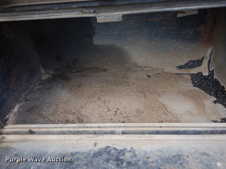 image for item DI2391 2000 Ford F350 Super Duty SuperCab flatbed pickup truck