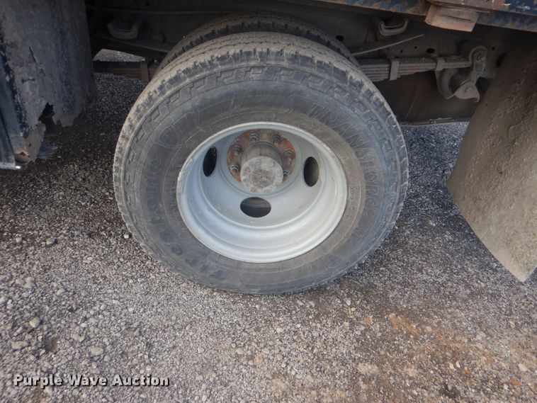 image for item DI2391 2000 Ford F350 Super Duty SuperCab flatbed pickup truck