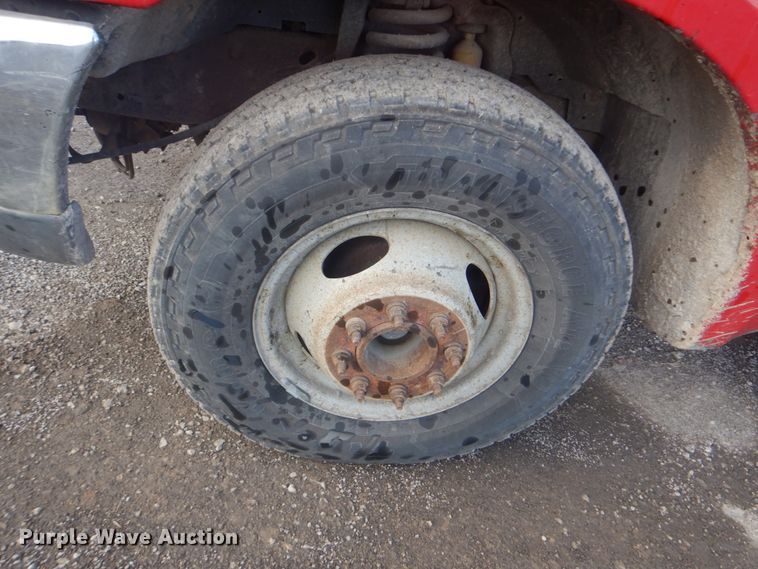 image for item DI2391 2000 Ford F350 Super Duty SuperCab flatbed pickup truck