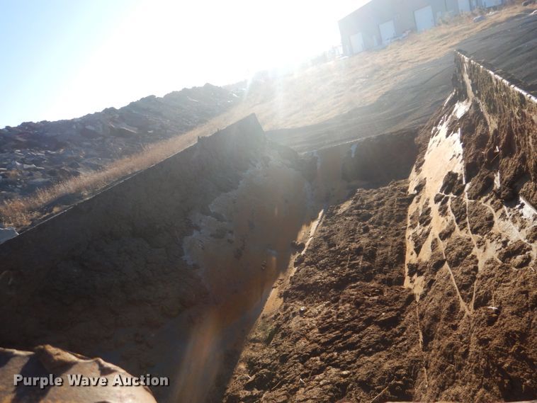 image for item DI2392 2003 Caterpillar 730 haul truck