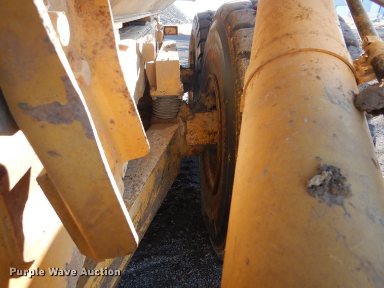 image for item DI2392 2003 Caterpillar 730 haul truck