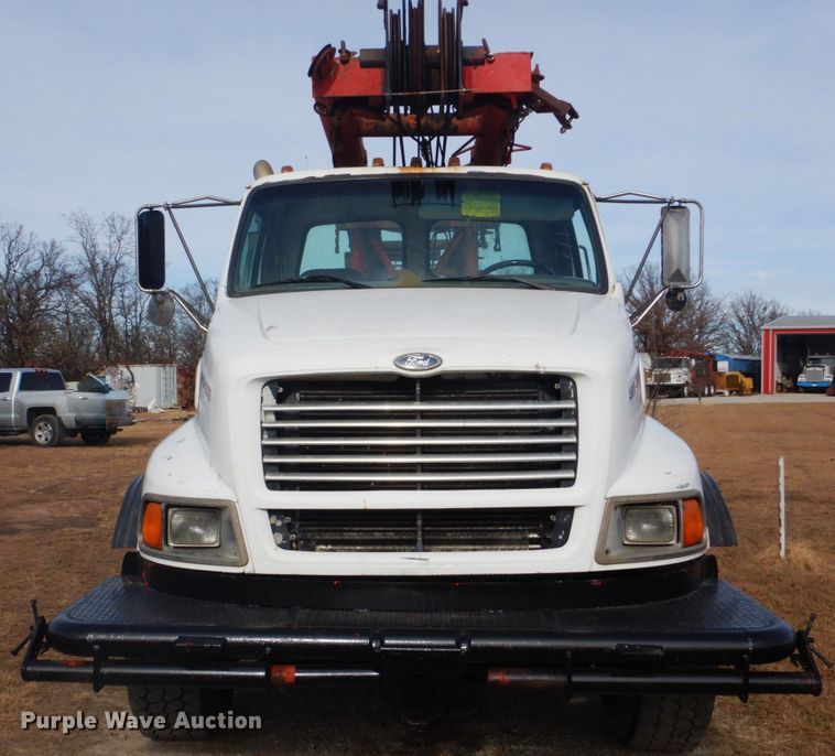 image for item DI2396 1997 Ford LTLA9000 well service truck