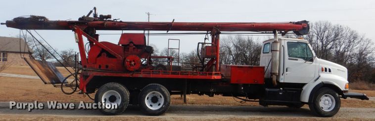 image for item DI2396 1997 Ford LTLA9000 well service truck