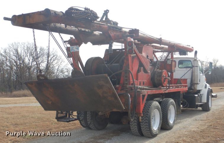 image for item DI2396 1997 Ford LTLA9000 well service truck