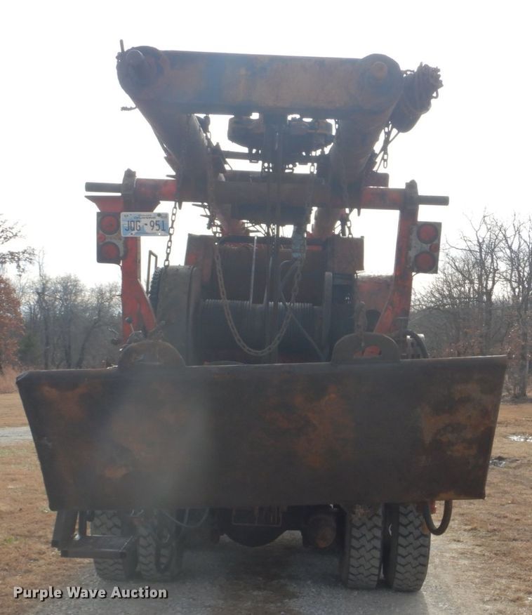 image for item DI2396 1997 Ford LTLA9000 well service truck