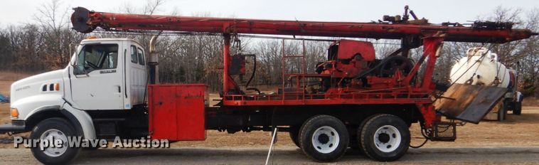 image for item DI2396 1997 Ford LTLA9000 well service truck