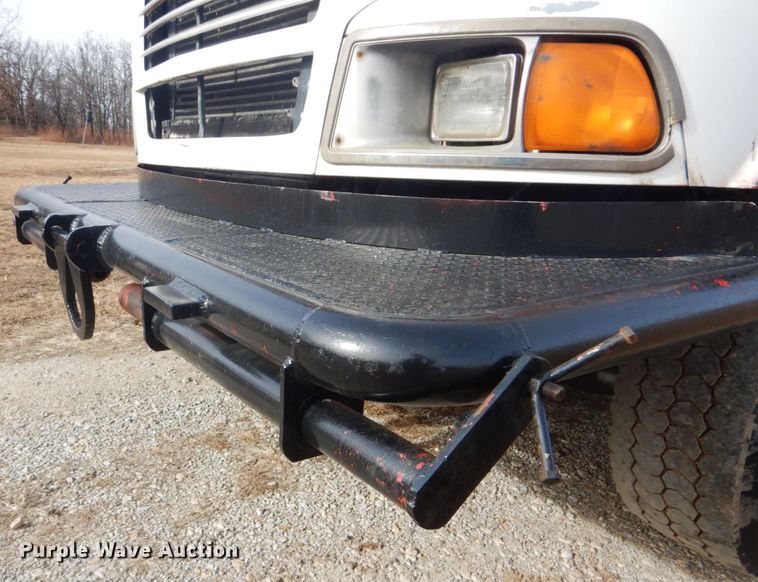 image for item DI2396 1997 Ford LTLA9000 well service truck