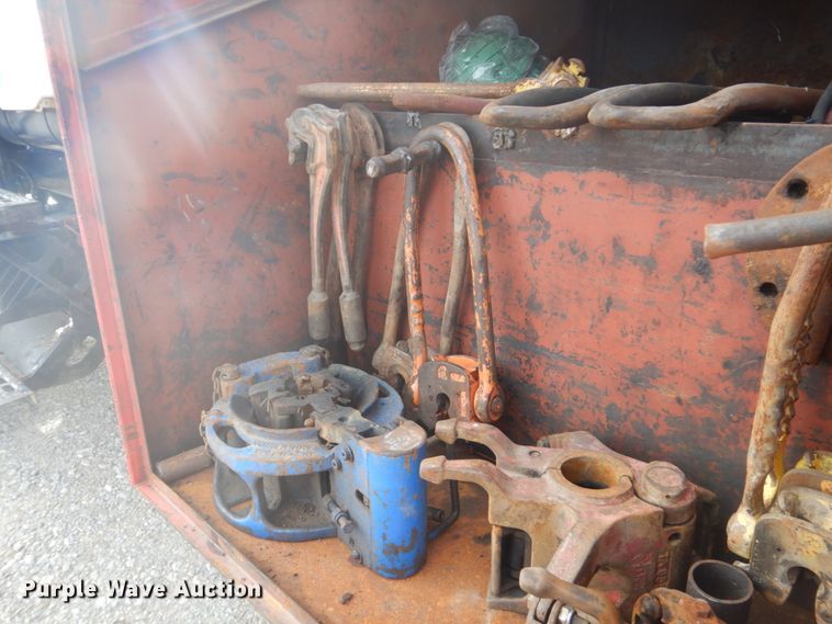 image for item DI2396 1997 Ford LTLA9000 well service truck