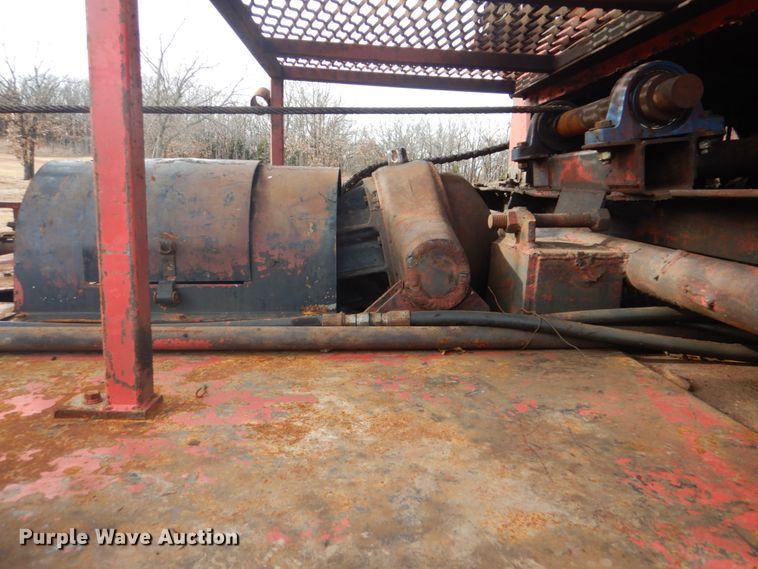 image for item DI2396 1997 Ford LTLA9000 well service truck