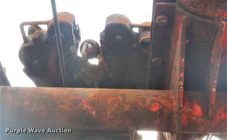 image for item DI2396 1997 Ford LTLA9000 well service truck