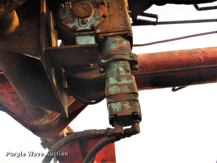 image for item DI2396 1997 Ford LTLA9000 well service truck