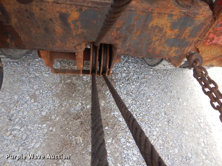 image for item DI2396 1997 Ford LTLA9000 well service truck