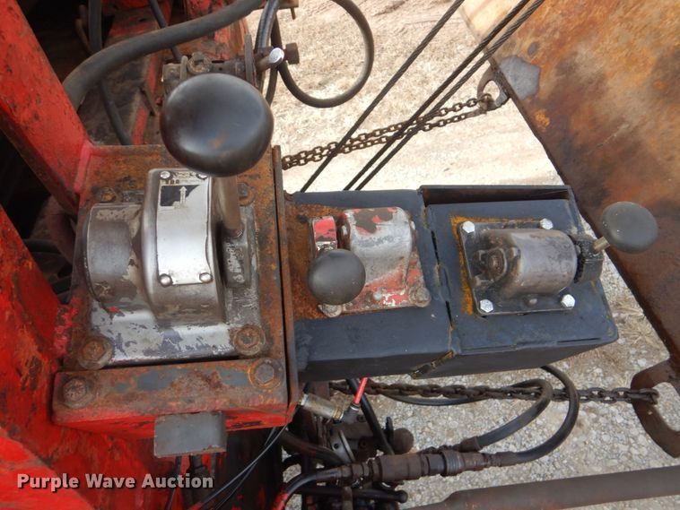 image for item DI2396 1997 Ford LTLA9000 well service truck