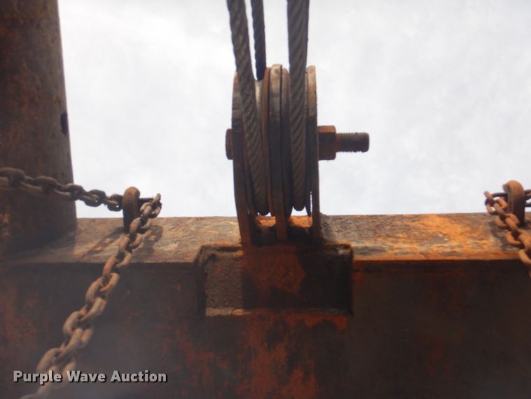 image for item DI2396 1997 Ford LTLA9000 well service truck