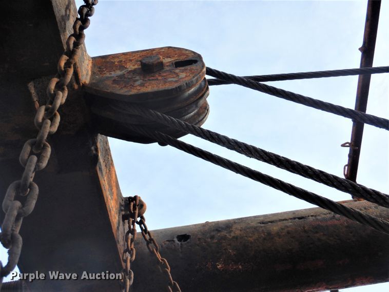 image for item DI2396 1997 Ford LTLA9000 well service truck