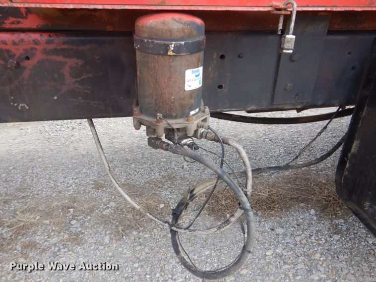 image for item DI2396 1997 Ford LTLA9000 well service truck