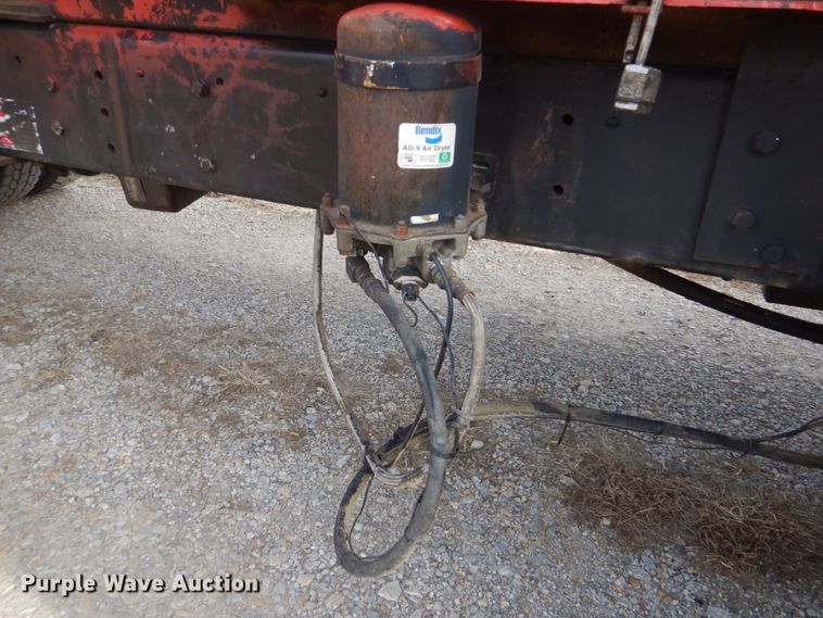 image for item DI2396 1997 Ford LTLA9000 well service truck