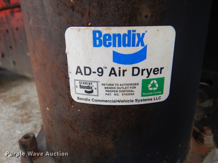 image for item DI2396 1997 Ford LTLA9000 well service truck