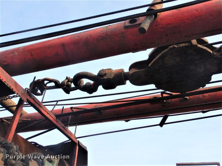 image for item DI2396 1997 Ford LTLA9000 well service truck