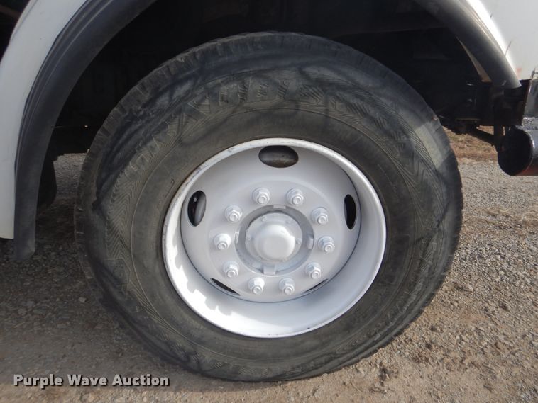 image for item DI2396 1997 Ford LTLA9000 well service truck