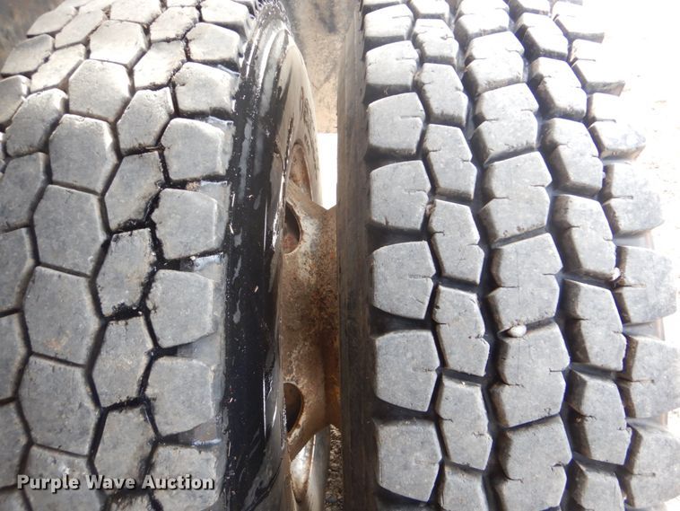 image for item DI2396 1997 Ford LTLA9000 well service truck