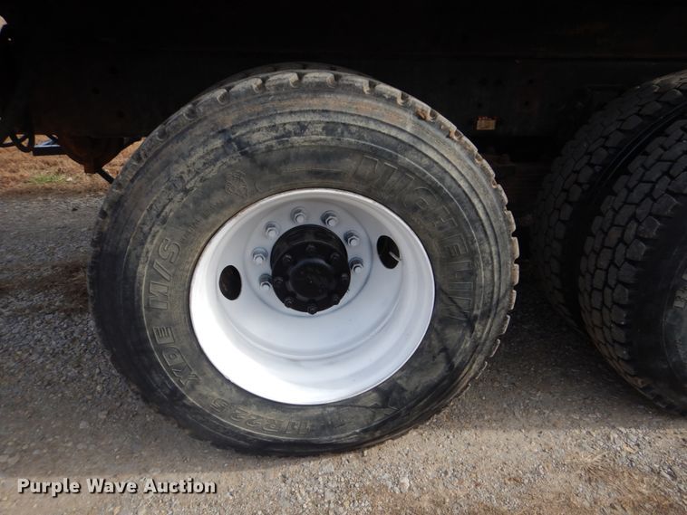 image for item DI2396 1997 Ford LTLA9000 well service truck