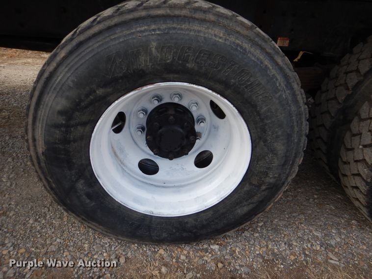 image for item DI2396 1997 Ford LTLA9000 well service truck