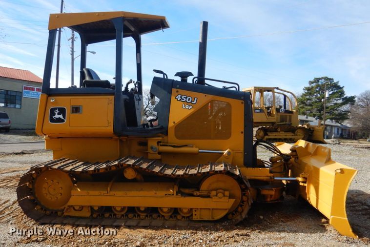 image for item DI2408 2005 John Deere 450J LGP dozer