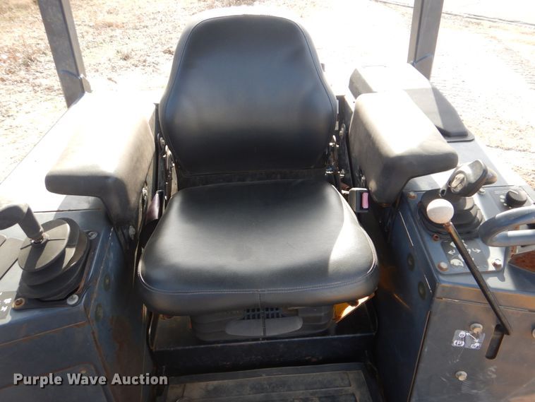 image for item DI2408 2005 John Deere 450J LGP dozer