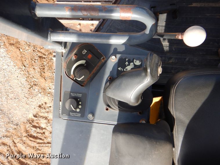 image for item DI2408 2005 John Deere 450J LGP dozer