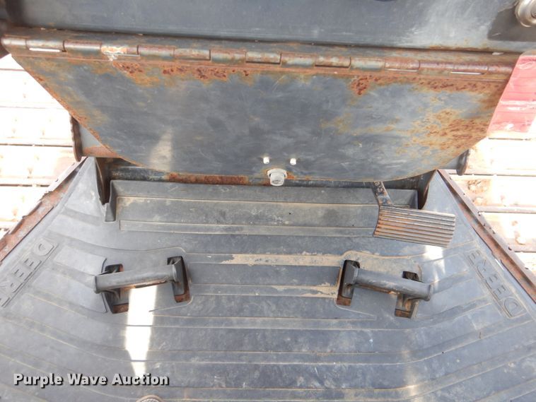 image for item DI2408 2005 John Deere 450J LGP dozer