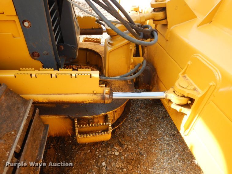 image for item DI2408 2005 John Deere 450J LGP dozer