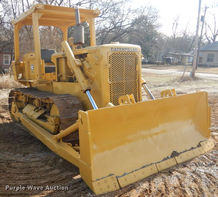 image for item DI2410 1976 Caterpillar D5 dozer