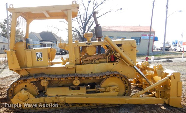 image for item DI2410 1976 Caterpillar D5 dozer
