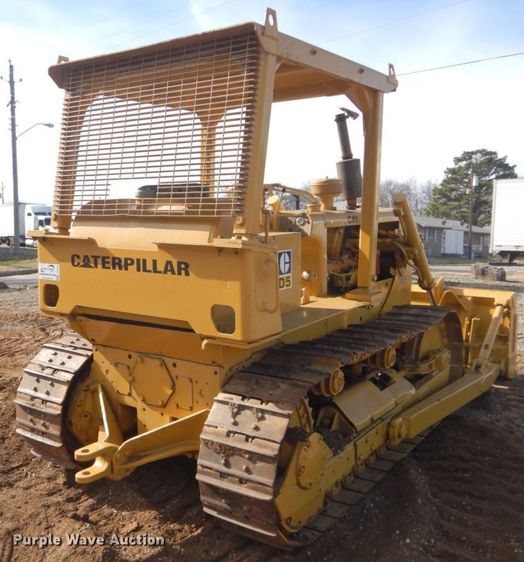 image for item DI2410 1976 Caterpillar D5 dozer