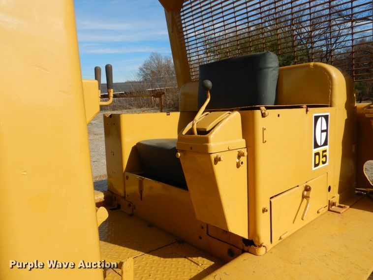 image for item DI2410 1976 Caterpillar D5 dozer