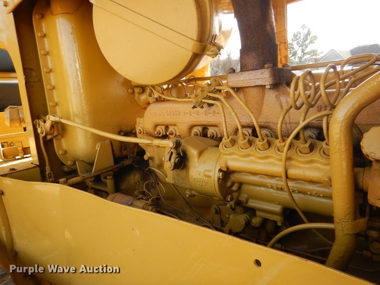 image for item DI2410 1976 Caterpillar D5 dozer