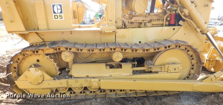 image for item DI2410 1976 Caterpillar D5 dozer