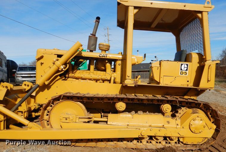 image for item DI2410 1976 Caterpillar D5 dozer