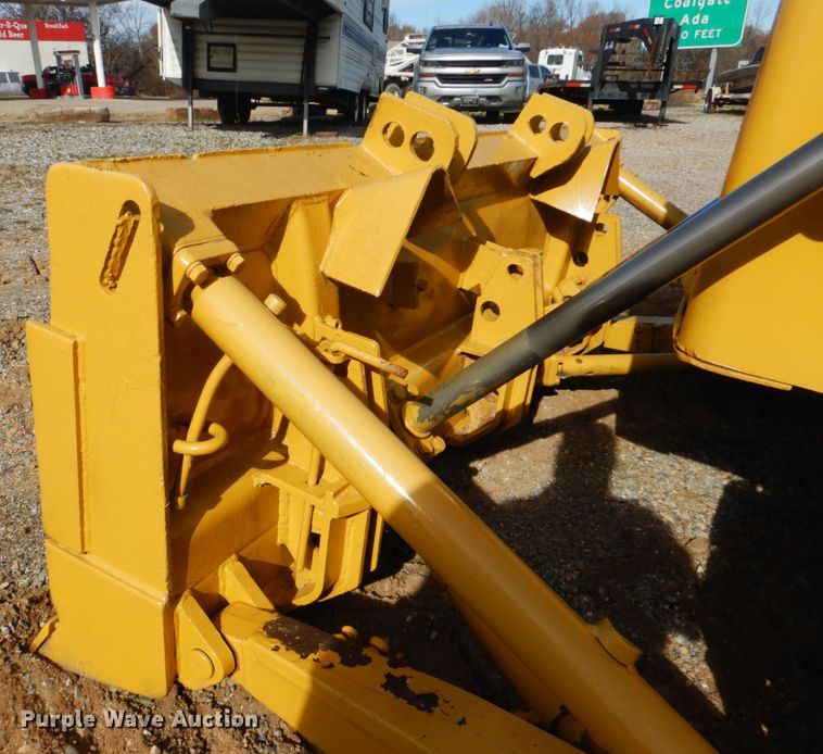 image for item DI2410 1976 Caterpillar D5 dozer