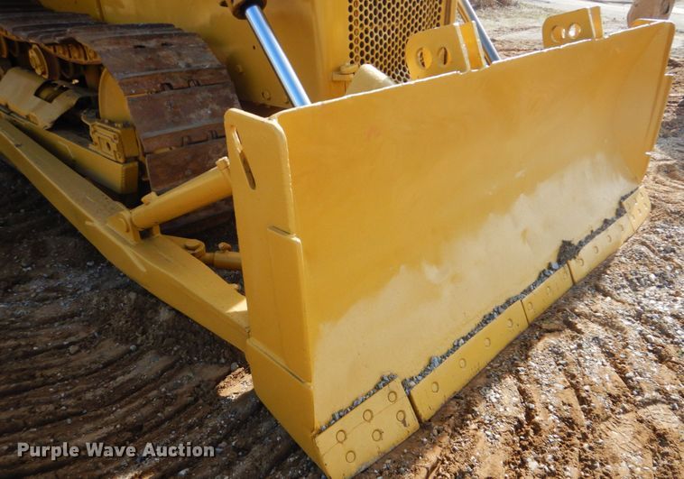 image for item DI2410 1976 Caterpillar D5 dozer