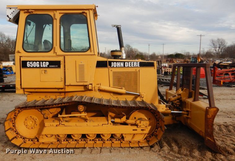 image for item DI2411 1999 John Deere 650G LGP Series IV dozer