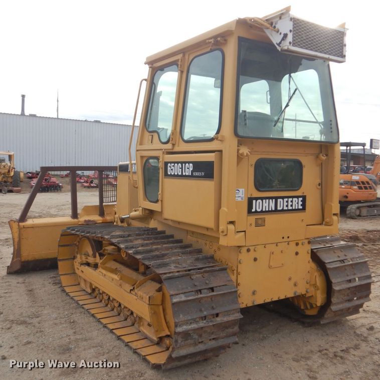 image for item DI2411 1999 John Deere 650G LGP Series IV dozer