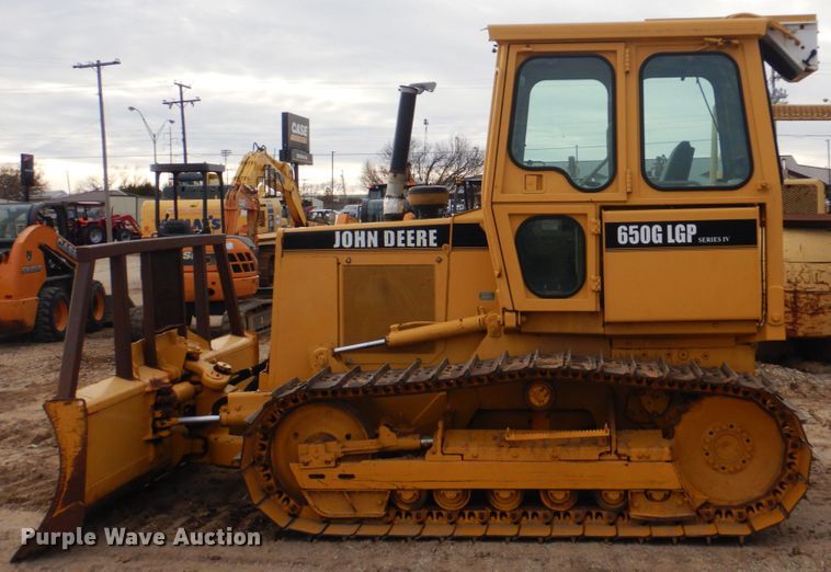 image for item DI2411 1999 John Deere 650G LGP Series IV dozer