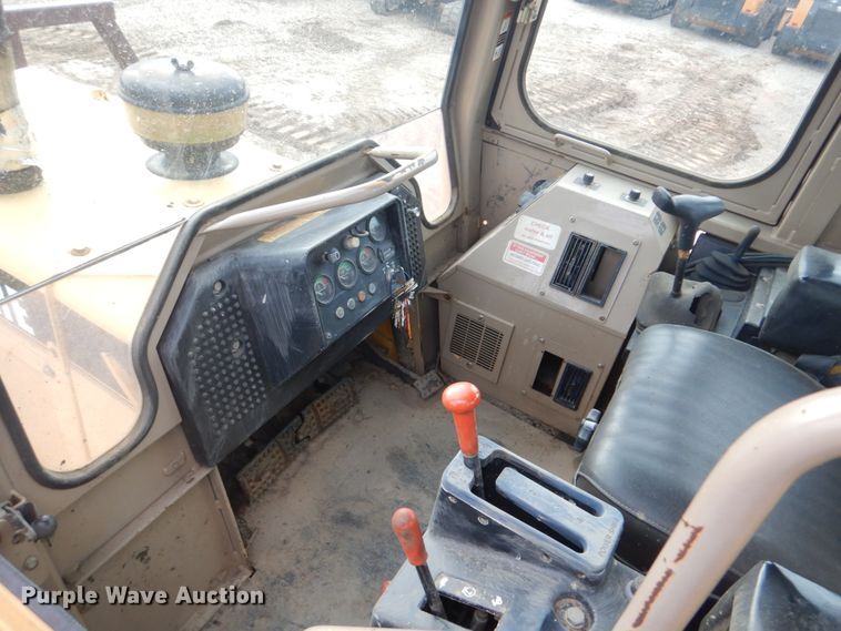 image for item DI2411 1999 John Deere 650G LGP Series IV dozer